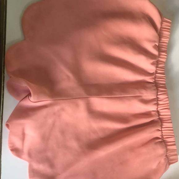 🌸Pink Scalloped Shorts🌸 - Picture 3 of 3